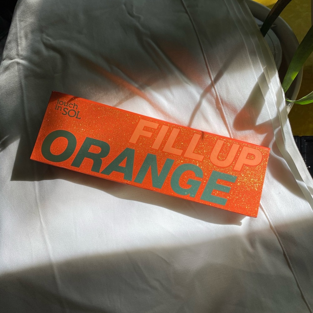 Touch in SOL- FILL UP ORANGE eyeshadow palette